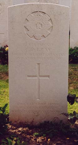 Charles Gray's headstone at Savy Cemetery