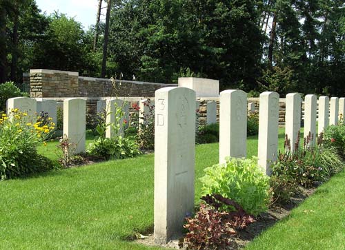 Grave 1, Row 3D at Berlin South Western Cemetery, Stahnsdorf