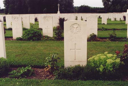 William Anderson's grave in Guards Cemetery, Windy Corner, Cuinchy