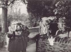 Burial parties entering Harwell Cemetery