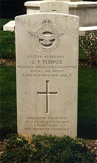 The grave of Sgt Kenneth Turner, RAF